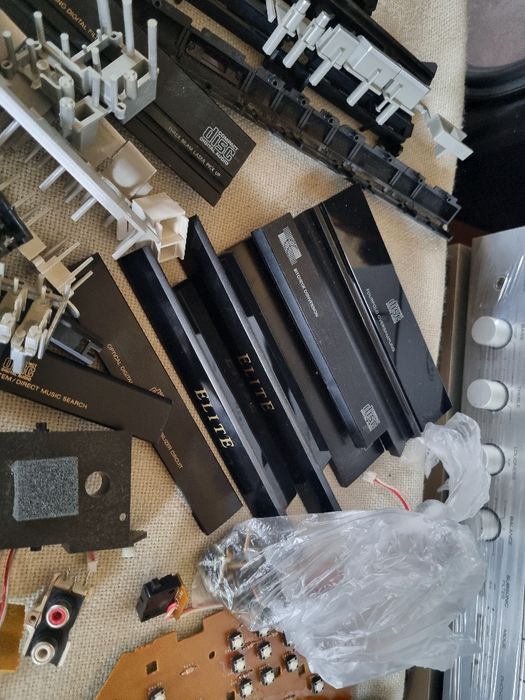 Pachet dif butonase, masti sertare cd, dif accesorii, etc.