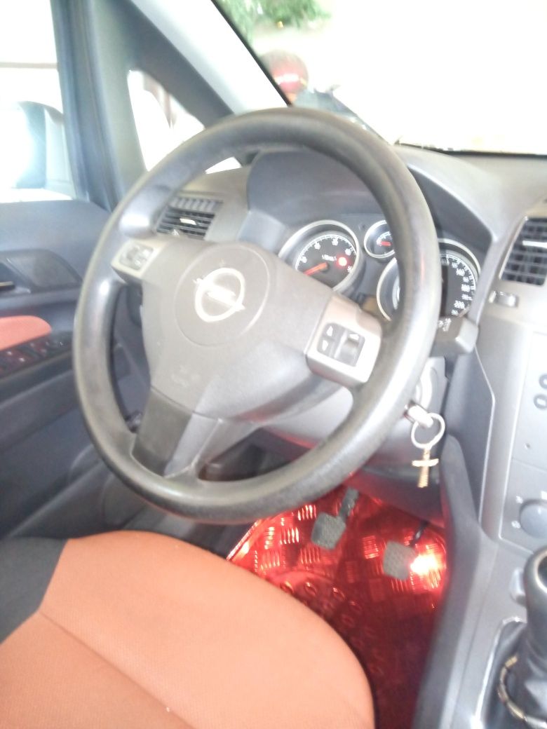 Vind opal Zafira oferit de propietar