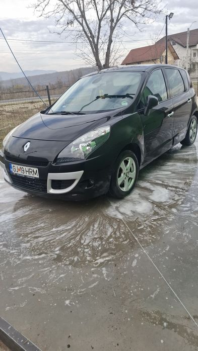 Vând reno scenic an 2010