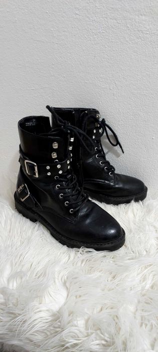 Ghete de piele ofertă