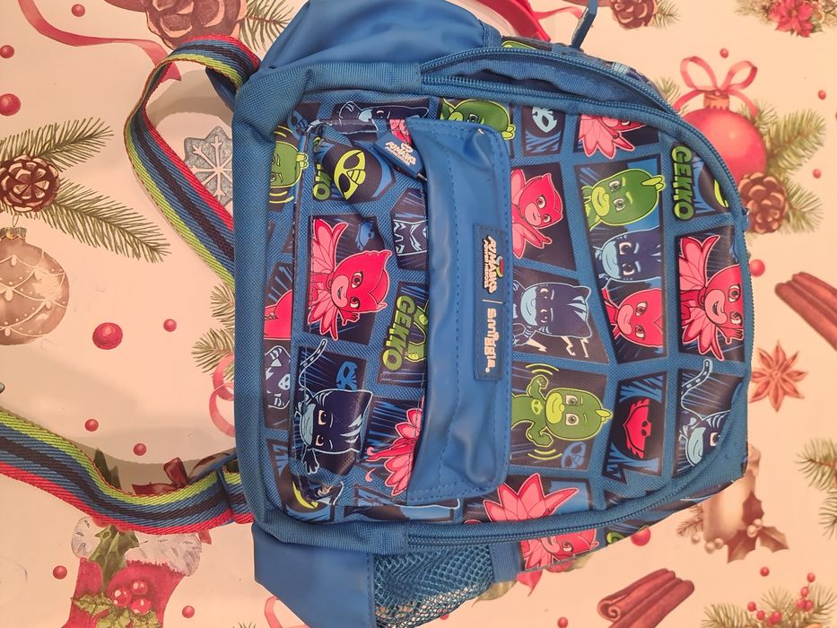 Ghiozdan eroi in pijama