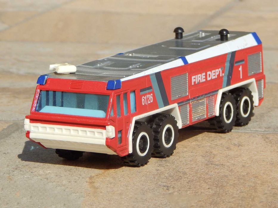 Macheta masina pompieri aeroport Simba 8x8 GFLF 60 120 1985 Frankfurt