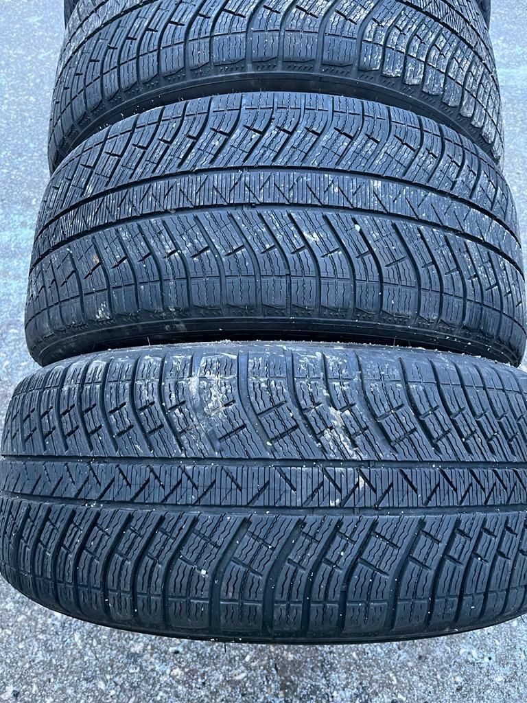 Cauciucuri de iarnă Michelin Alpin 275 50 19/255 55 19 Dot 2022