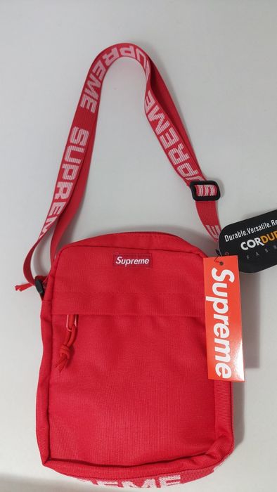 Geanta de umar Supreme borseta tag vinted