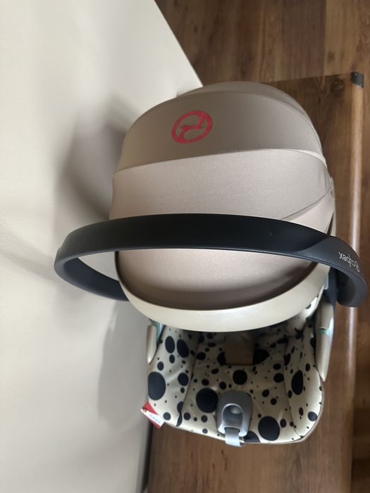 Стол за кола Cybex Cloud Z i-size Karolina Kurkova Fashion Collection