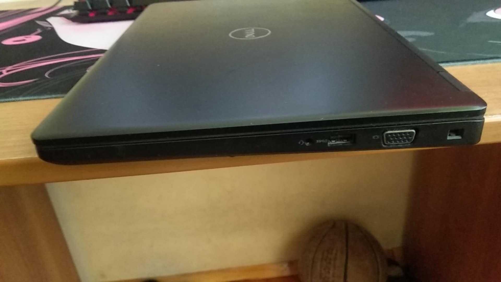 Лаптоп Dell Latitude 5490