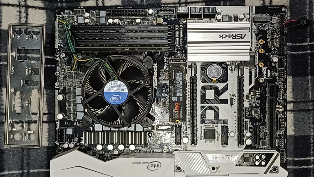 Kit Asrock B250Pro4+Intel Core I7 7700+16ddr4+SSD256+Cooler HDMI M2