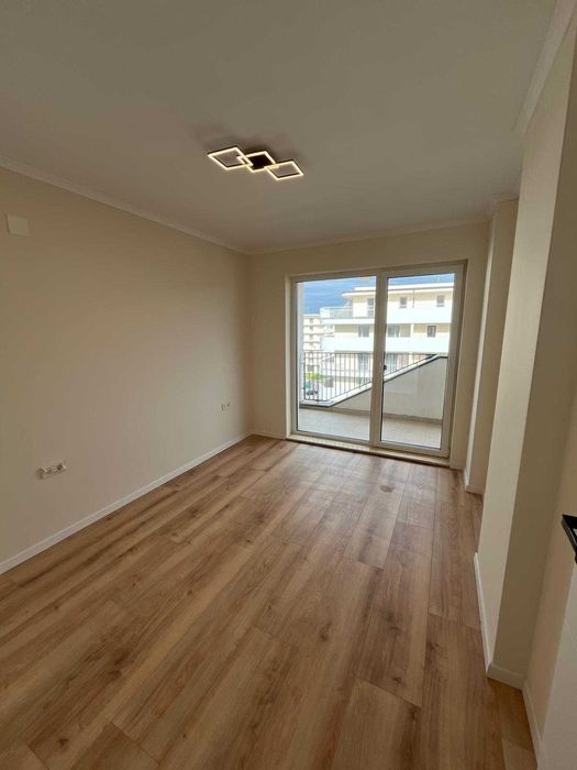 Vand apartament 2 camere str. Eroilor