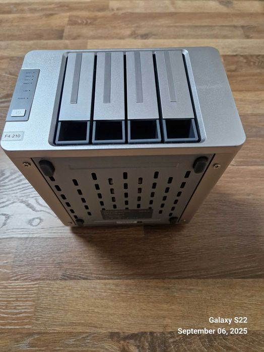 NAS  TerraMaster F4-210 4-bay Quad Core 2GB Media Server Cloud Storage