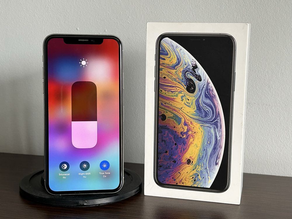 Iphone XS; Silver; 64 GB