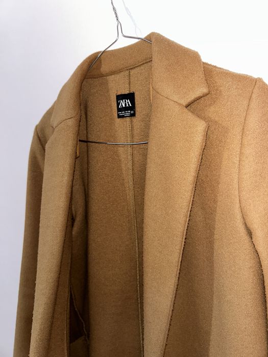 Palton bej Zara de toamna