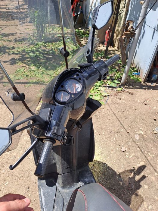scuter Aprilia 49 cm³ cu actele la zi