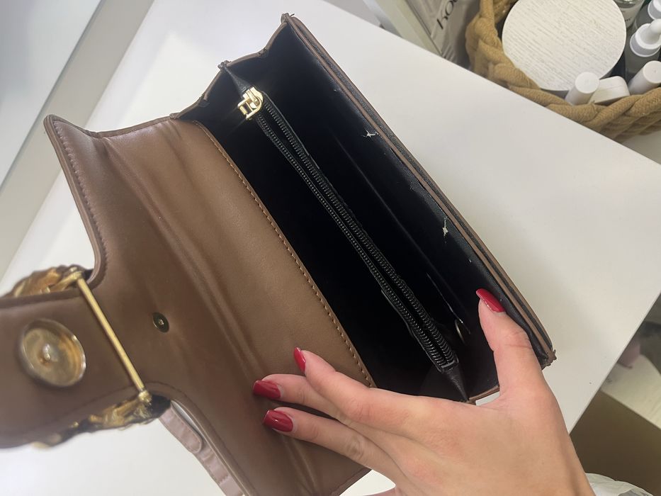 Черна и кафява чанта