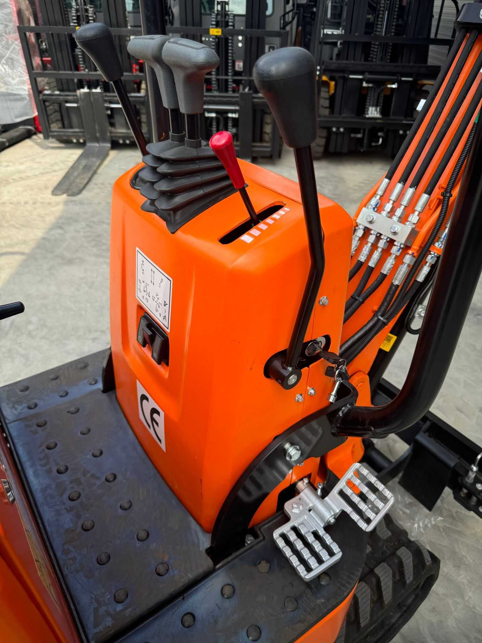 Mini excavator Valtruck 1,0t NOU Premium  Motor YANAMR GARANTIE 3 ANI