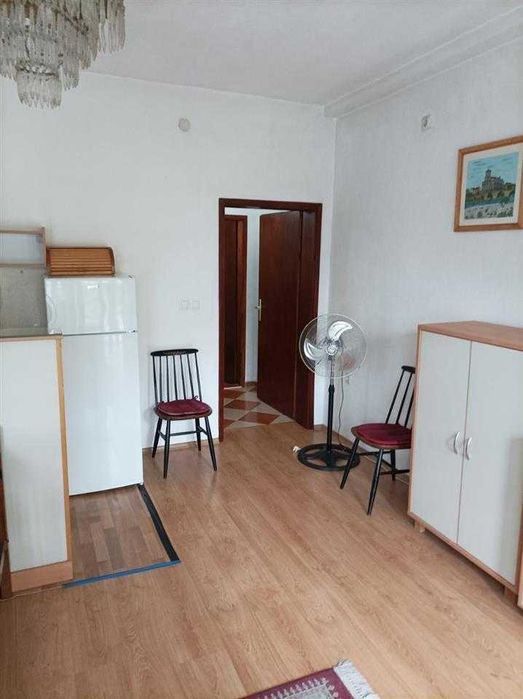 Дава се под наем Двустаен апартамент в Бургас, Славейков - 65 кв.м за 178.5 € - Снимка #2