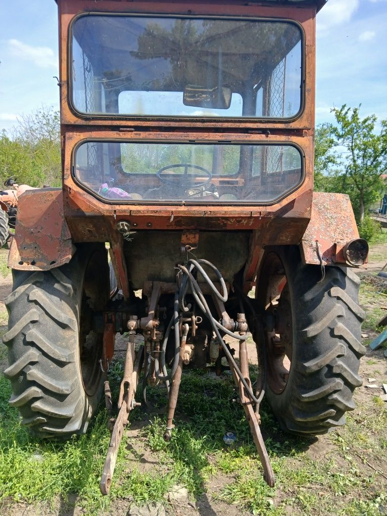 Vând tractor u650 stare de funcționare