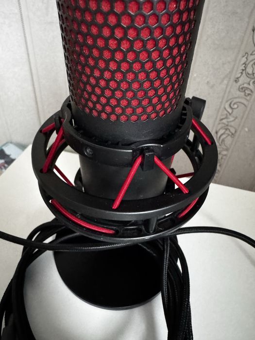 Hyperx Quadcast микрофон