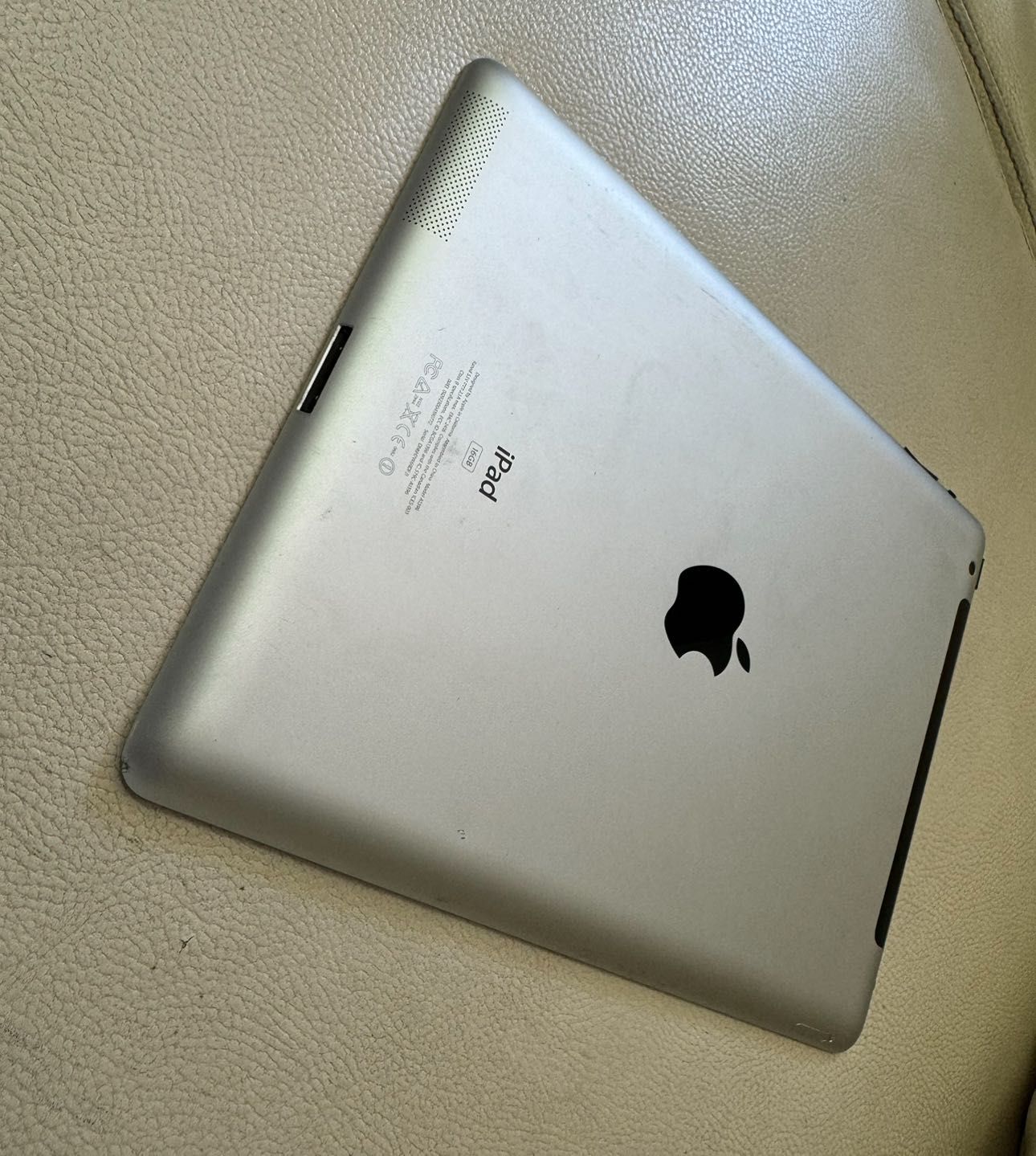 Apple iPad 2 A1396 16GB + 3G