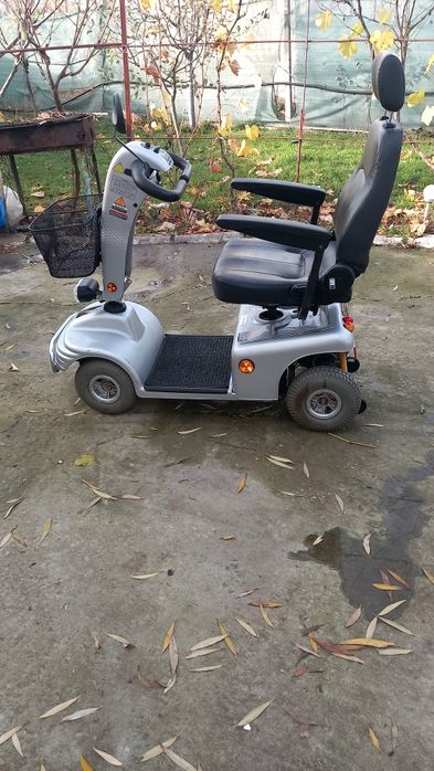 Vând cărucior  electric