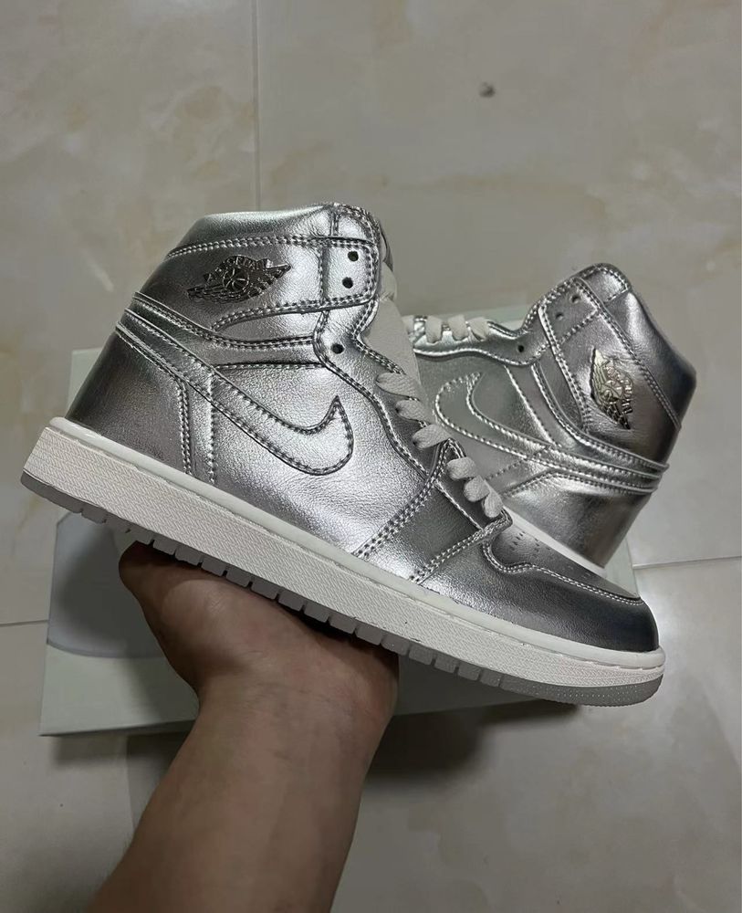 Air Jordan 1 Retro High OG Chrome