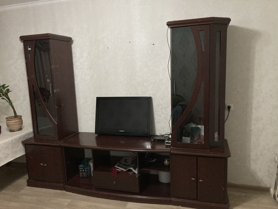 Продам шкаф фитрина