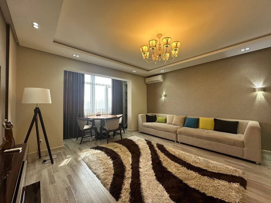 Сдается 2х ком квартира, ориентир: Гостиница Россия, 60 м2