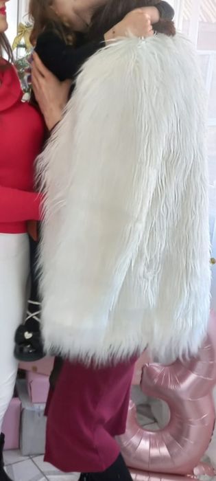 Haina din blana sintetica alba