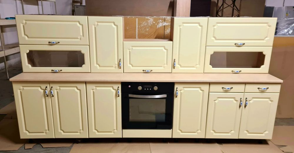 Mobila de bucatarie modulara noua, cu cuptor electric, fronturi MDF