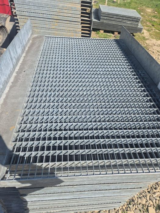 Trepte și scări metalice pentru interior și exterior