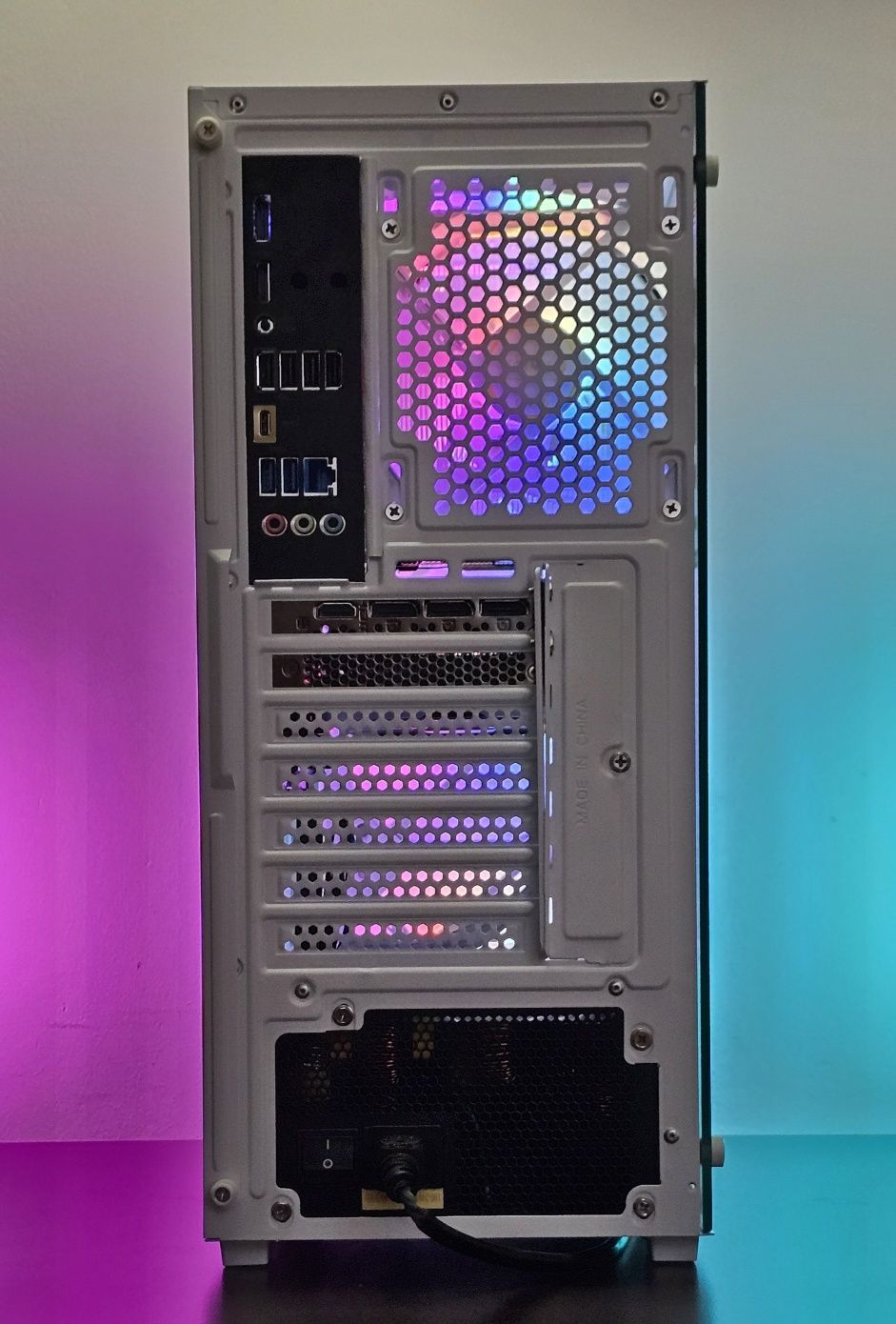 RTX 5070 12GB/Ryzen 7-7700/RAM 32GB/SSD 1TB/850W/+Гаранция