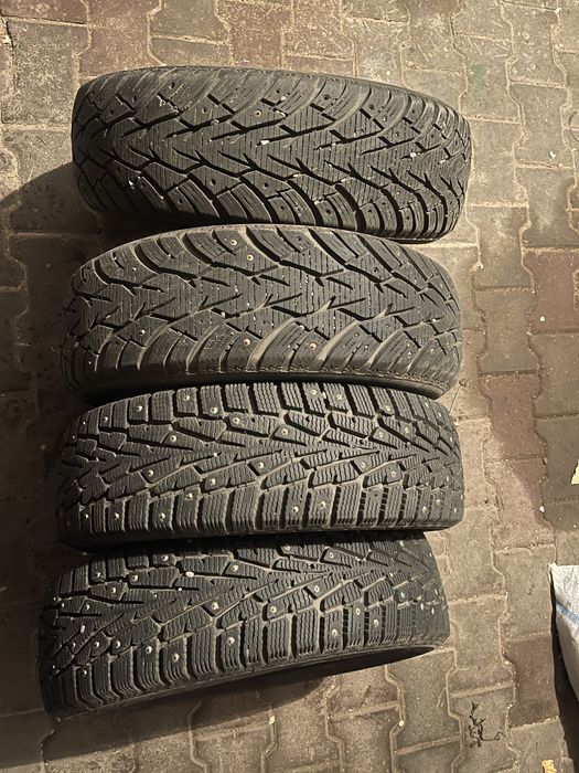 Зимние резины шипованные комплект