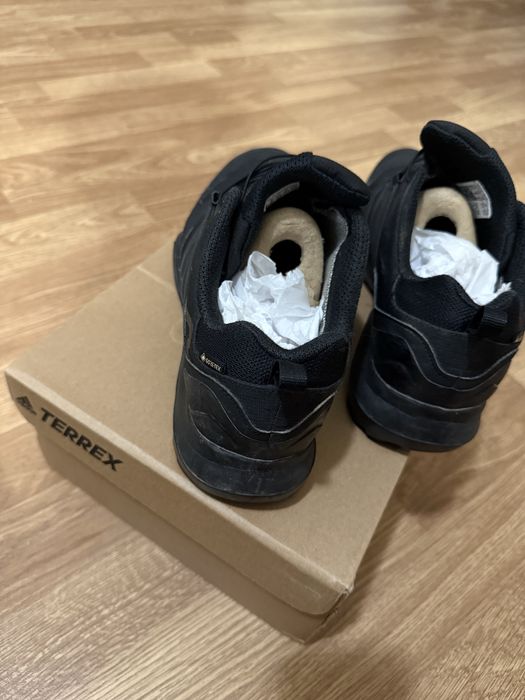 Adidas Gore Tex 42