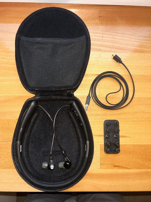 Casti premium in-ear DENON AH-C820W, curate, ca noi