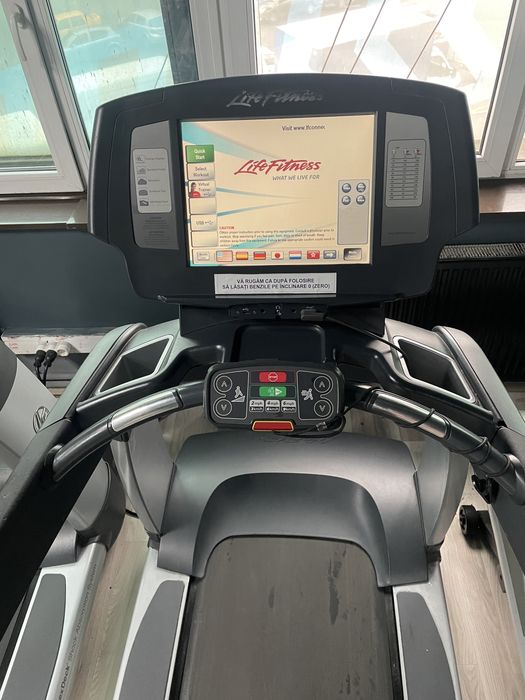 Banda alergare / benzi Life Fitness 95t engage TV technogym matrix