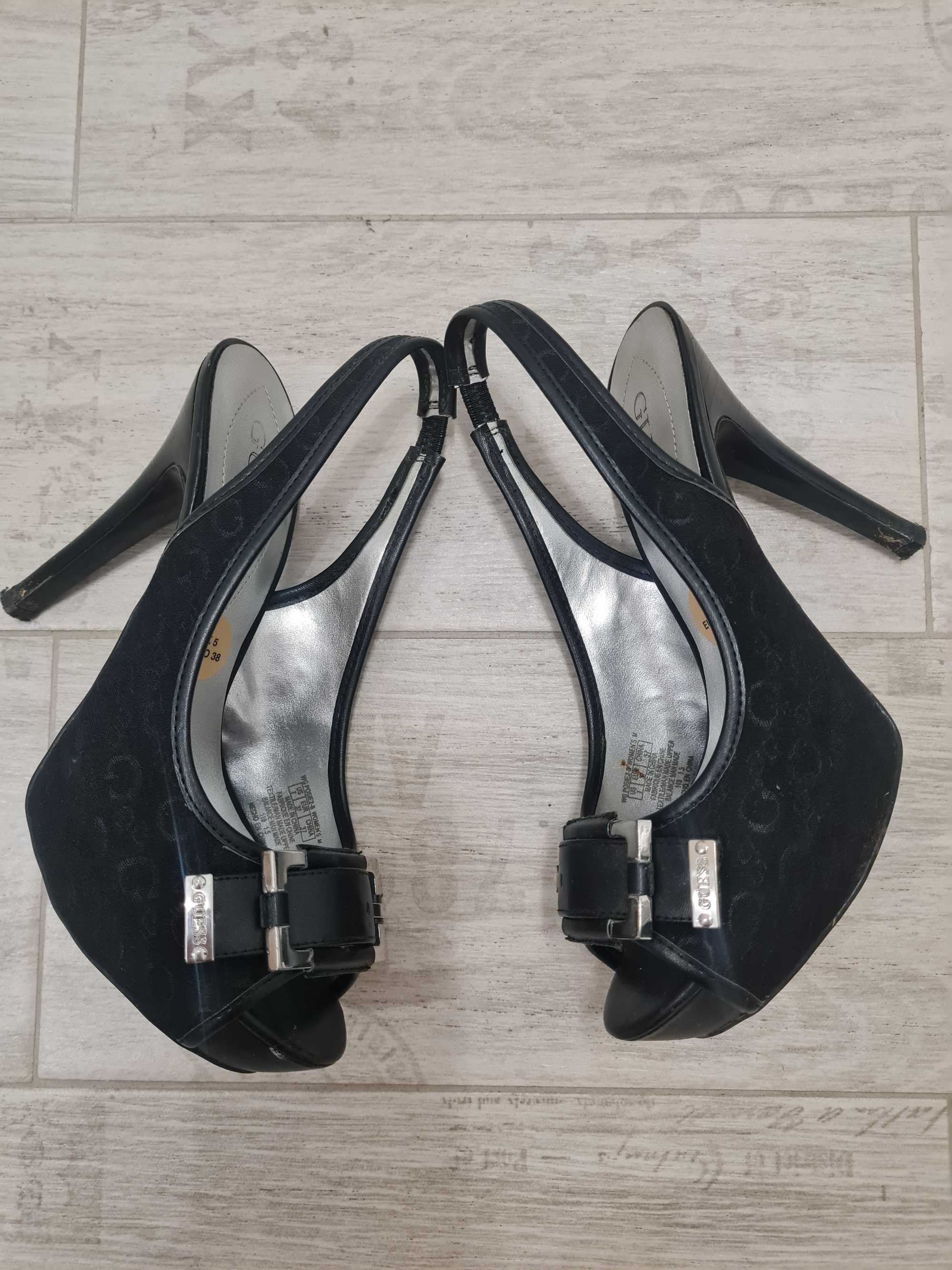 Оригинални обувки Guess, закупени от Англия. Цената е за брой.