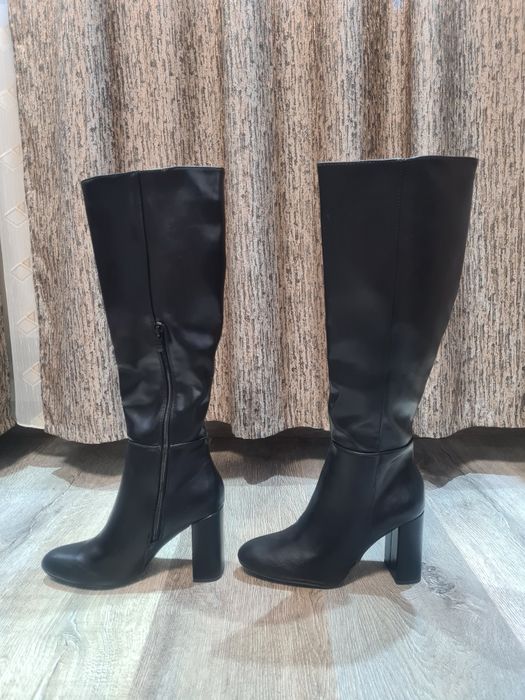 Cizme înalte, cu toc tip bloc, mărime 36