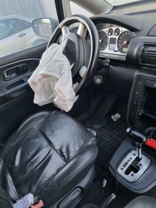 Ford Galaxy на части