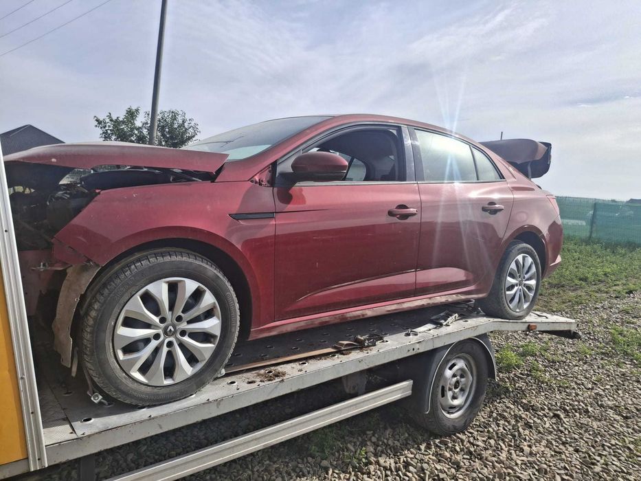 Dezmembrez Renault Megane 4 Sedan Facelift 1.3 TCE H5H-E4 140cp 3400km