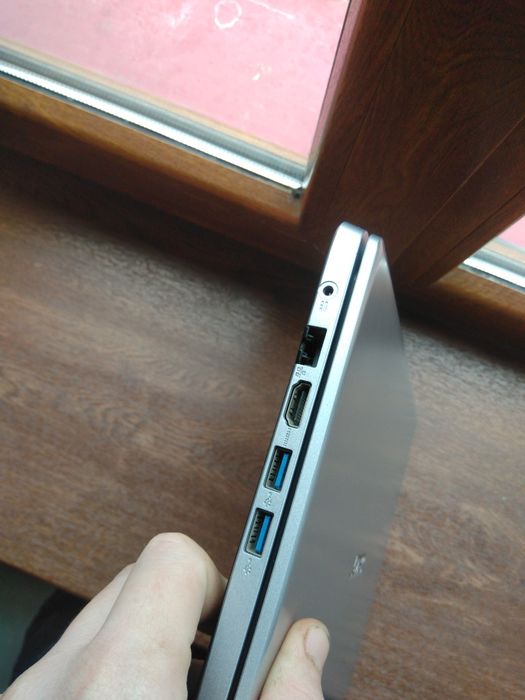 Noutbook ACER sotiladi