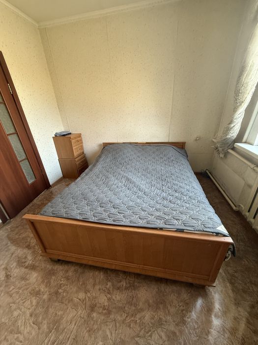 Продам спальный гарнитур