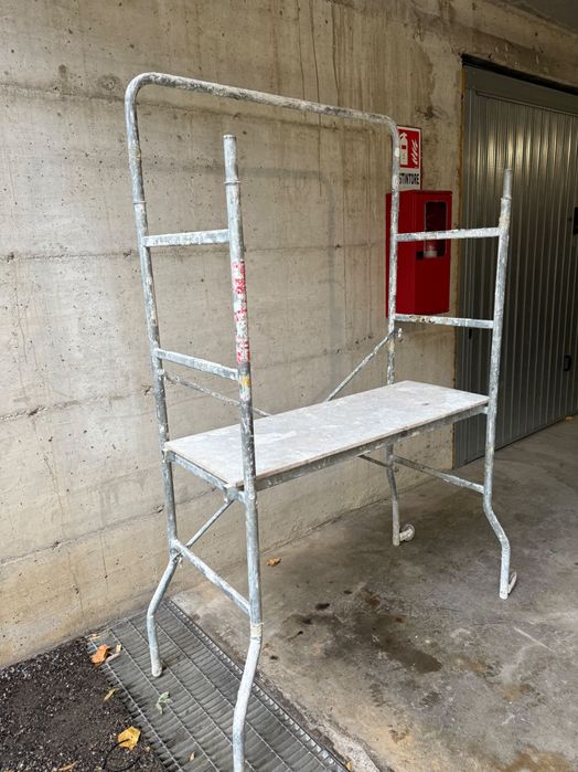 Schela mobila mica pentru interioare