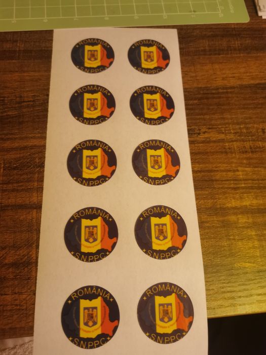 Stickere personalizate - Autocolant Vinyl personalizat