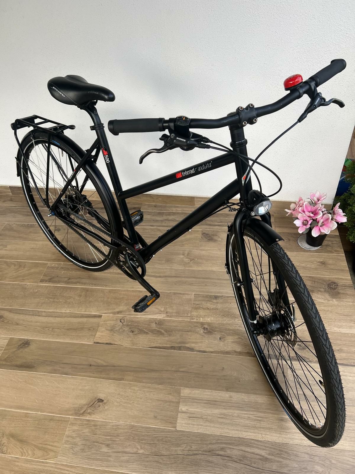 Bicicleta Manufaktur pe curea 8 viteze Alfine 28" L adusă din Germania