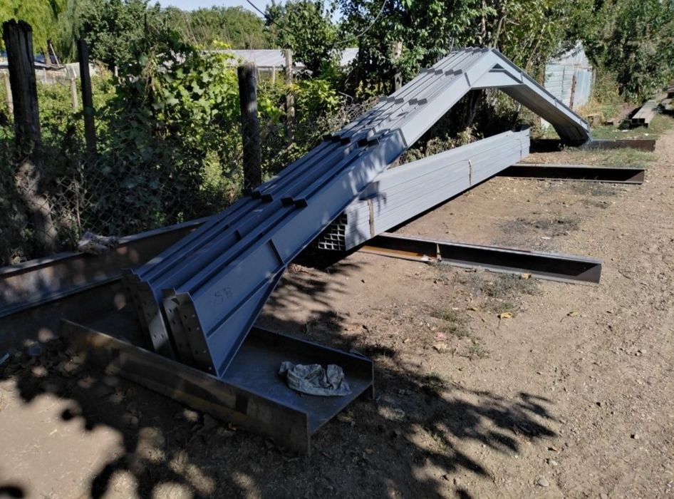 Vând hala metalica 15x30x5