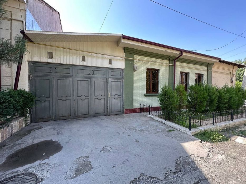 ПРОДАЁТСЯ Дом 1,9- сот в Академгородке,  125000!