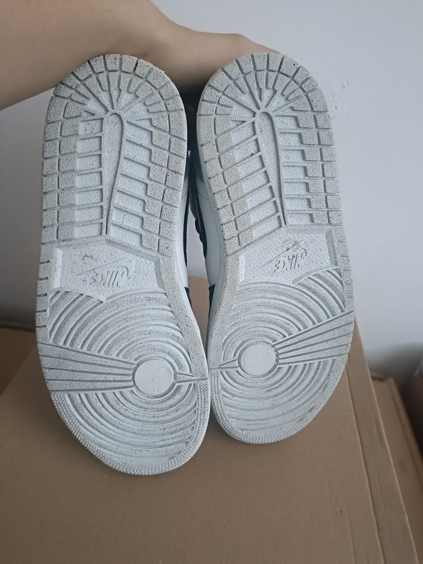 Air Jordan 1 Mid SE номер 38 код 53A