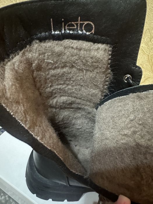 Продам ботинки