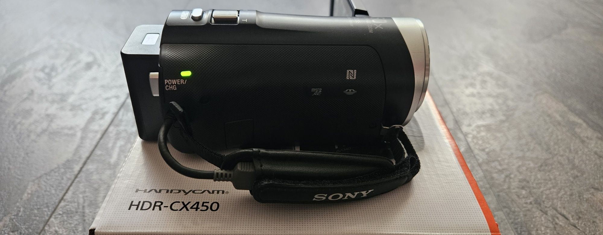 Продавам видеокамера Sony HDR - CX450 включена само за проба