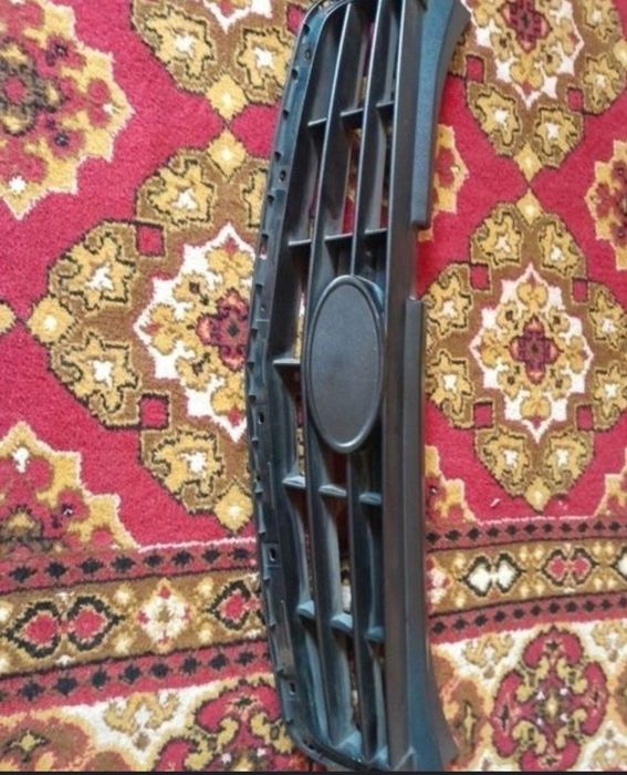 Решетка радиатора на приору ( новая )