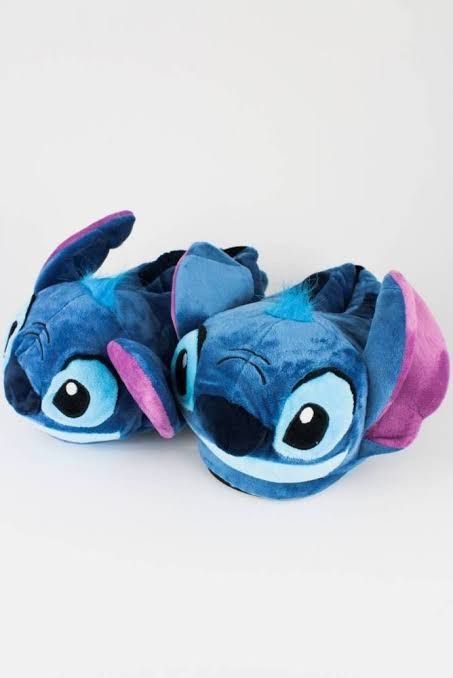 Papucei de casa cu stitch